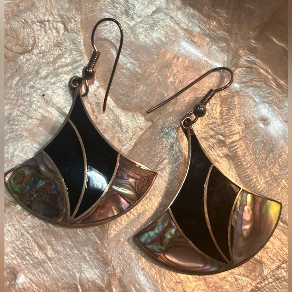 Vintage abalone and black enamel earrings - Picture 3 of 5